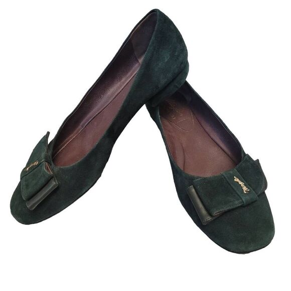 Bruno Magli suede forest green flats with round heel and toe detail - Picture 5 of 8